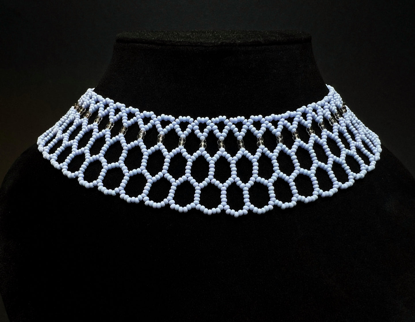 Bee_Nest_Necklace_silyanka_blue_variant_on_display
