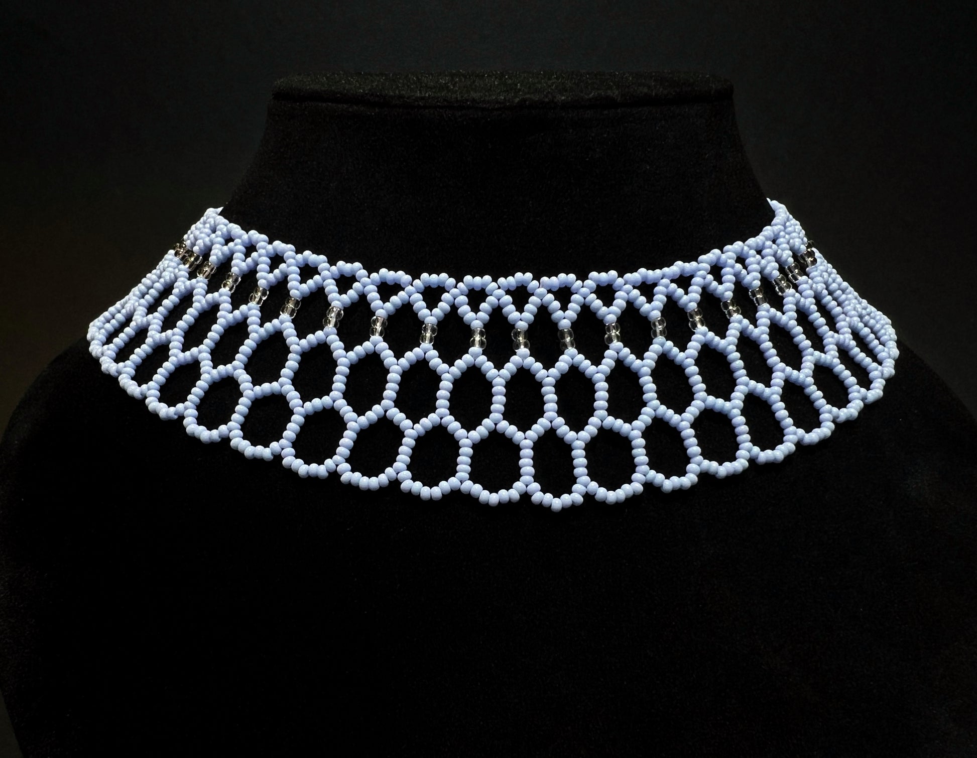 Bee_Nest_Necklace_silyanka_blue_variant_on_display