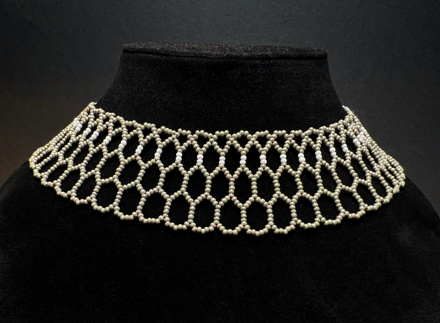 Bee_Nest_Necklace_silyanka_grey_variant_on_display