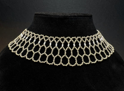 Bee_Nest_Necklace_silyanka_grey_variant_on_display