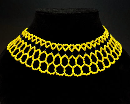 Bee_Nest_Necklace_silyanka_yellow_variant_on_display