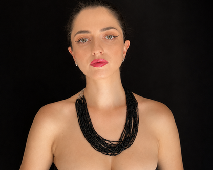 Multi-Strand Necklace “Black Flow”