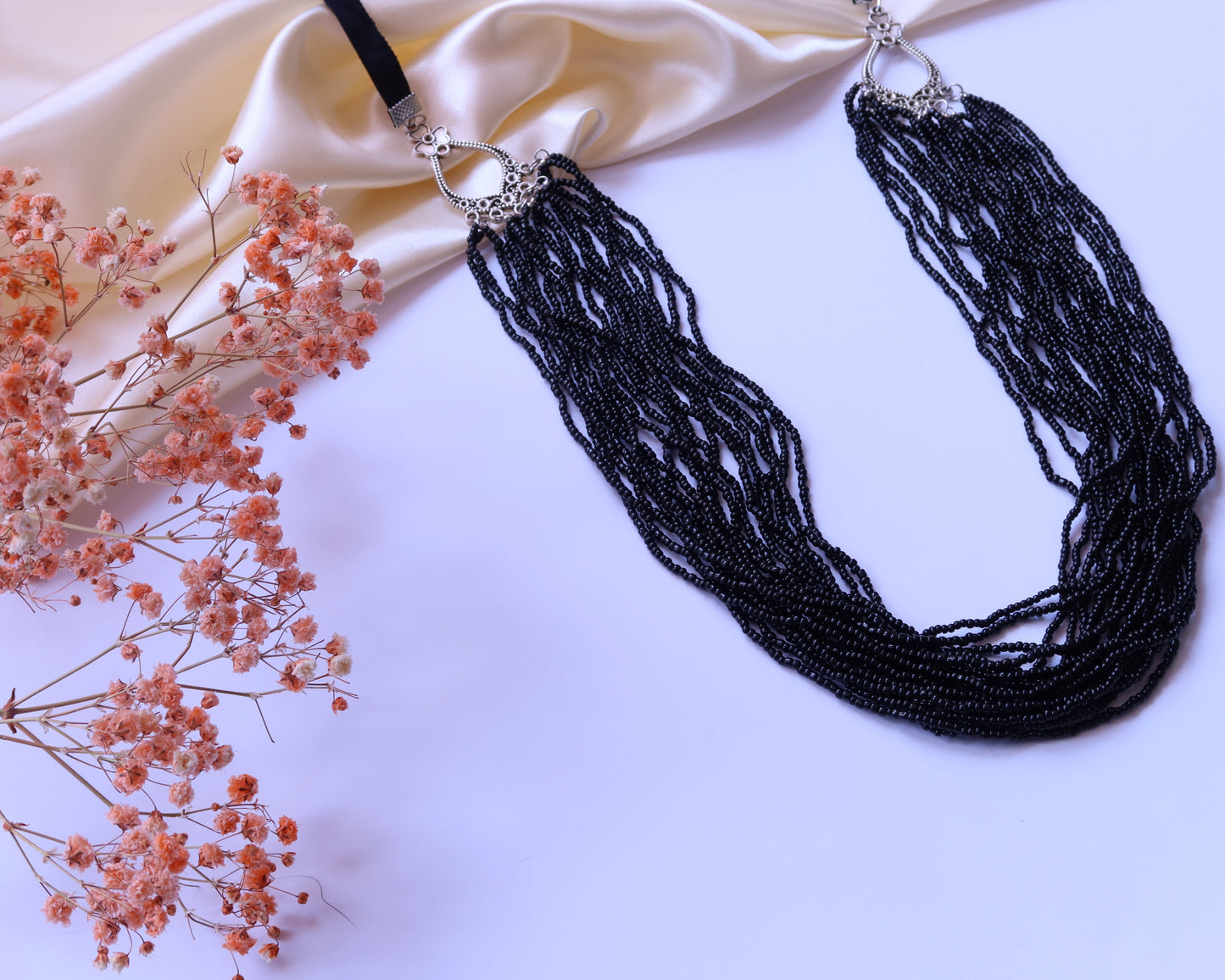 Multi-Strand Necklace “Black Flow”
