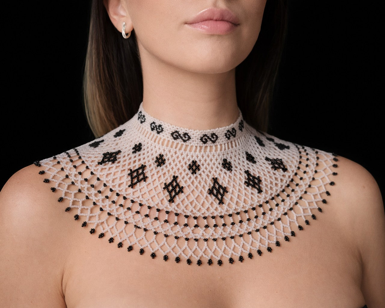 Comely UA "Primla" beaded choker necklace in black and white with diamond and spiral patterns. Czech seed beads.